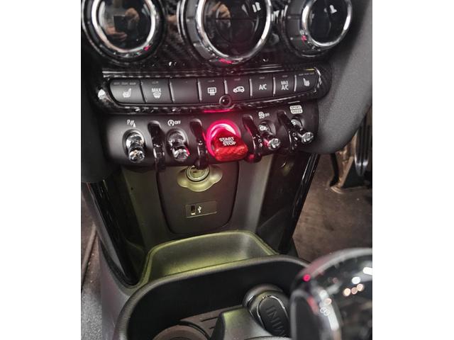 ＭＩＮＩ ジョンクーパーワークス　エッセンシャル・トリム　ミラー型ＥＴＣ・バックカメラ・ドラレコ３６０度・レーダー・シートヒーター・ナビ（17枚目）