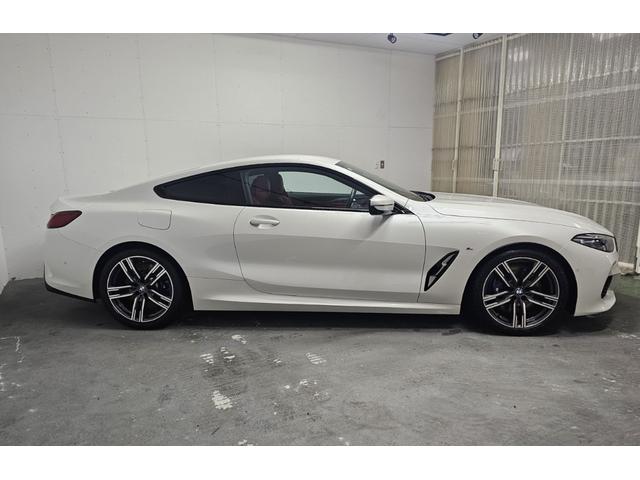 8シリーズ 840i クーペ Mスポーツ ハーマンカードンサラウンドシステム・レーダー・レッドブラックコンビレザーシート(4枚目)