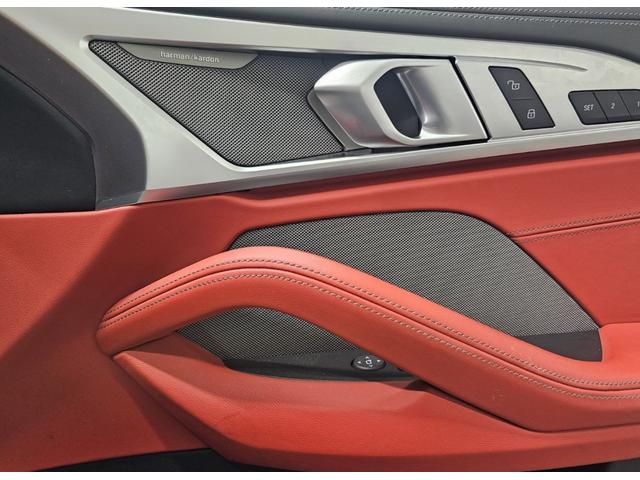 8シリーズ 840i クーペ Mスポーツ ハーマンカードンサラウンドシステム・レーダー・レッドブラックコンビレザーシート(18枚目)