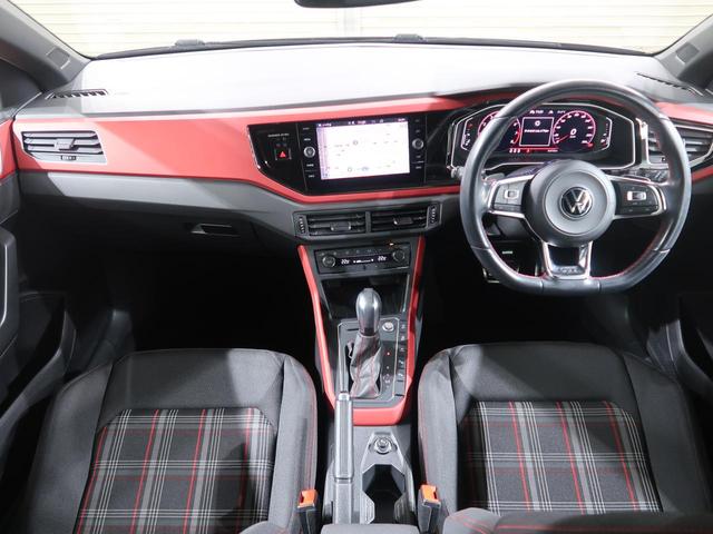 ポロＧＴＩ ベースグレード　デジタルメーター　コーナーセンサー　レーンアシスト　パークアシスト　ワイヤレス充電　スポーツサスペンション　リヤトラフィックアラート　アンビエントライト　ＡＣＣ　デイライト　ＥＴＣ（3枚目）