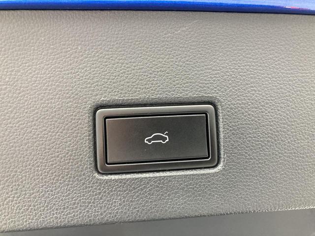 Ｔ－ロック ＴＤＩ　スタイルデザインパッケージ　ＡＣＣ　レーンキープアシスト　デジタルメーター　ＬＥＤヘッドライト　パワーテールゲート　純正ナビ　バックカメラ　１７インチアルミホイール　ブラインドスポットディテクション　スマートキー　認定中古車（42枚目）
