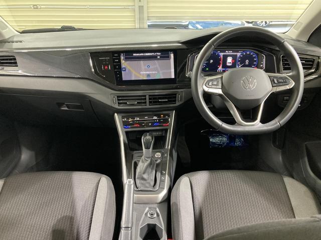 ポロ ＴＳＩアクティブ　弊社デモカー　デジタルメーター　トラベルアシスト　ＩＱライト　ナビ　バックカメラ　コーナーセンサー　レーンアシスト　フロントアシスト　認定中古車（3枚目）