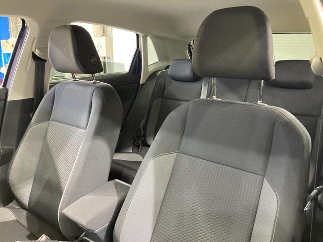 ポロ ＴＳＩアクティブ　弊社デモカー　デジタルメーター　トラベルアシスト　ＩＱライト　ナビ　バックカメラ　コーナーセンサー　レーンアシスト　フロントアシスト　認定中古車（10枚目）