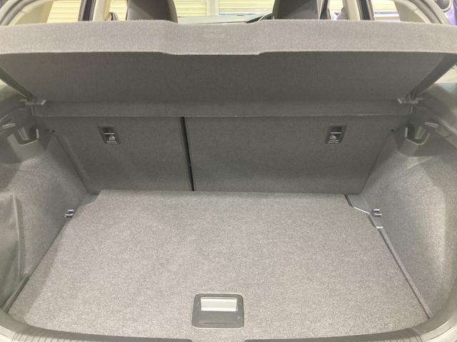 ポロ ＴＳＩアクティブ　弊社デモカー　デジタルメーター　トラベルアシスト　ＩＱライト　ナビ　バックカメラ　コーナーセンサー　レーンアシスト　フロントアシスト　認定中古車（12枚目）