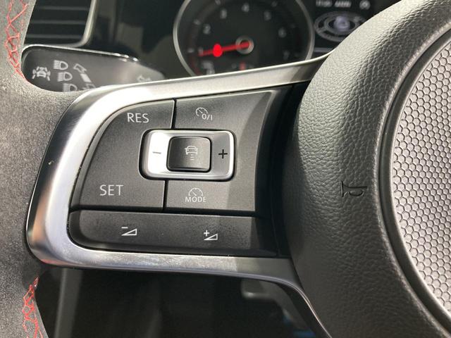 ゴルフGTI クラブスポーツ トラックエディション 特別仕様車 専用アルミ 専用バケットシート アルカンターラステアリング シートヒーター キーレス ナビ バックカメラ HIDヘッドライト 認定中古車(8枚目)