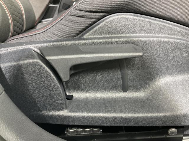 ゴルフGTI クラブスポーツ トラックエディション 特別仕様車 専用アルミ 専用バケットシート アルカンターラステアリング シートヒーター キーレス ナビ バックカメラ HIDヘッドライト 認定中古車(68枚目)