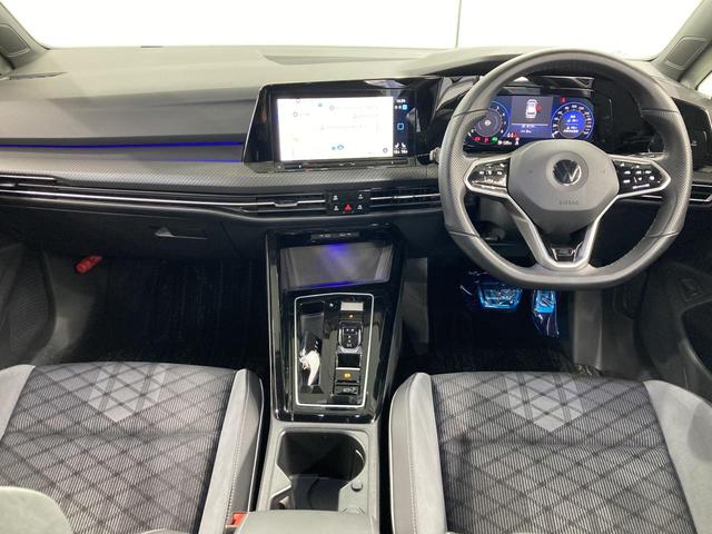 ゴルフヴァリアント ｅＴＳＩ　Ｒライン　ＩＱライト　トラベルアシスト　デジタルメーター　パワーテールゲート　ヘットアップディスプレイ　ナビ　バックカメラ　フロントアシスト　レーンアシスト　認定中古車（3枚目）