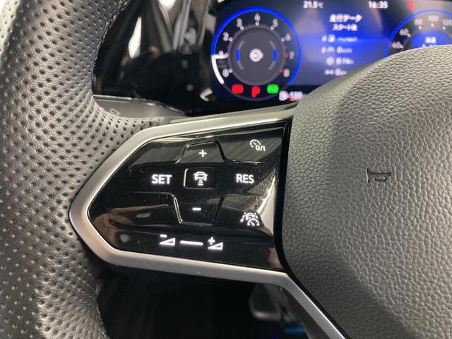 ゴルフヴァリアント ｅＴＳＩ　Ｒライン　ＩＱライト　トラベルアシスト　デジタルメーター　パワーテールゲート　ヘットアップディスプレイ　ナビ　バックカメラ　フロントアシスト　レーンアシスト　認定中古車（7枚目）