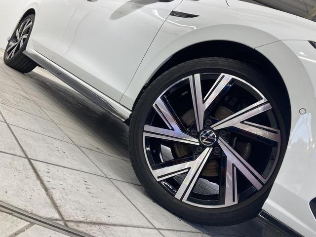 ゴルフヴァリアント ｅＴＳＩ　Ｒライン　ＩＱライト　トラベルアシスト　デジタルメーター　パワーテールゲート　ヘットアップディスプレイ　ナビ　バックカメラ　フロントアシスト　レーンアシスト　認定中古車（13枚目）