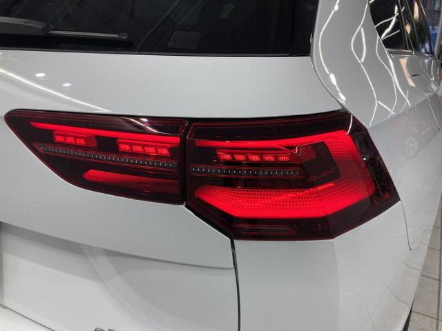 ゴルフヴァリアント ｅＴＳＩ　Ｒライン　ＩＱライト　トラベルアシスト　デジタルメーター　パワーテールゲート　ヘットアップディスプレイ　ナビ　バックカメラ　フロントアシスト　レーンアシスト　認定中古車（21枚目）