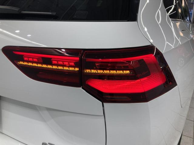 ゴルフヴァリアント ｅＴＳＩ　Ｒライン　ＩＱライト　トラベルアシスト　デジタルメーター　パワーテールゲート　ヘットアップディスプレイ　ナビ　バックカメラ　フロントアシスト　レーンアシスト　認定中古車（22枚目）