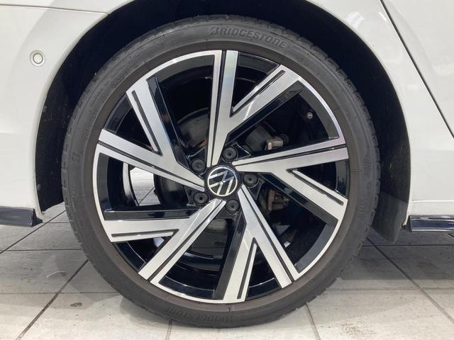 ゴルフヴァリアント ｅＴＳＩ　Ｒライン　ＩＱライト　トラベルアシスト　デジタルメーター　パワーテールゲート　ヘットアップディスプレイ　ナビ　バックカメラ　フロントアシスト　レーンアシスト　認定中古車（28枚目）