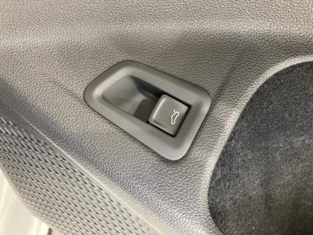 ゴルフヴァリアント ｅＴＳＩ　Ｒライン　ＩＱライト　トラベルアシスト　デジタルメーター　パワーテールゲート　ヘットアップディスプレイ　ナビ　バックカメラ　フロントアシスト　レーンアシスト　認定中古車（60枚目）