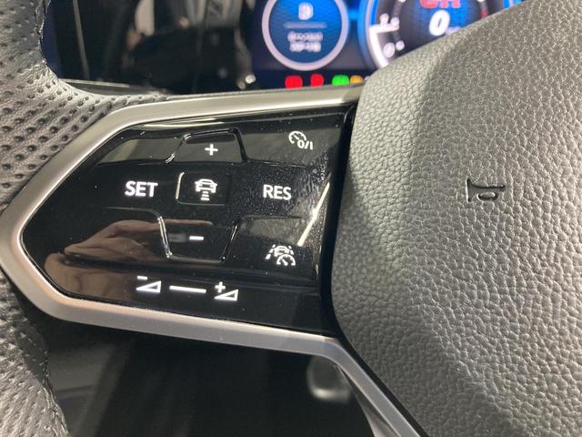 ゴルフGTI ベースグレード DCC トラベルアシスト IQライト 専用アルミ デジタルメーター スマートキー フロントアシスト レーンアシスト バックカメラ アンビエントライト 認定中古車(6枚目)