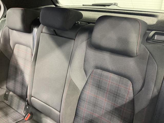 ゴルフGTI ベースグレード DCC トラベルアシスト IQライト 専用アルミ デジタルメーター スマートキー フロントアシスト レーンアシスト バックカメラ アンビエントライト 認定中古車(9枚目)