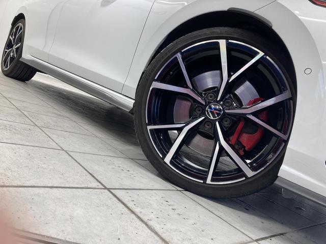 ゴルフGTI ベースグレード DCC トラベルアシスト IQライト 専用アルミ デジタルメーター スマートキー フロントアシスト レーンアシスト バックカメラ アンビエントライト 認定中古車(11枚目)