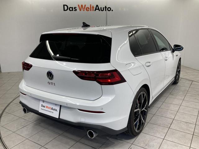 ゴルフGTI ベースグレード DCC トラベルアシスト IQライト 専用アルミ デジタルメーター スマートキー フロントアシスト レーンアシスト バックカメラ アンビエントライト 認定中古車(14枚目)