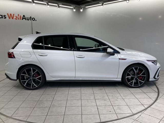 ゴルフGTI ベースグレード DCC トラベルアシスト IQライト 専用アルミ デジタルメーター スマートキー フロントアシスト レーンアシスト バックカメラ アンビエントライト 認定中古車(16枚目)