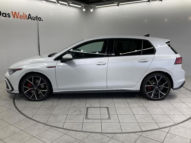 ゴルフGTI ベースグレード DCC トラベルアシスト IQライト 専用アルミ デジタルメーター スマートキー フロントアシスト レーンアシスト バックカメラ アンビエントライト 認定中古車(17枚目)