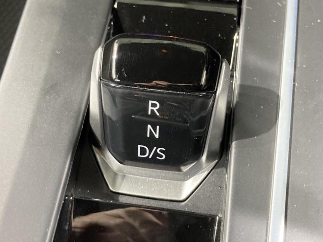 ゴルフGTI ベースグレード DCC トラベルアシスト IQライト 専用アルミ デジタルメーター スマートキー フロントアシスト レーンアシスト バックカメラ アンビエントライト 認定中古車(38枚目)