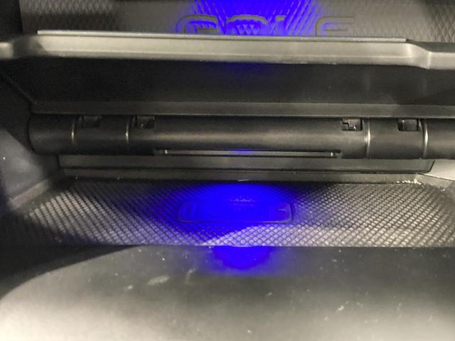 ゴルフGTI ベースグレード DCC トラベルアシスト IQライト 専用アルミ デジタルメーター スマートキー フロントアシスト レーンアシスト バックカメラ アンビエントライト 認定中古車(42枚目)