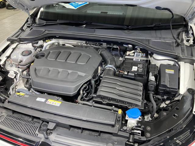 ゴルフGTI ベースグレード DCC トラベルアシスト IQライト 専用アルミ デジタルメーター スマートキー フロントアシスト レーンアシスト バックカメラ アンビエントライト 認定中古車(62枚目)