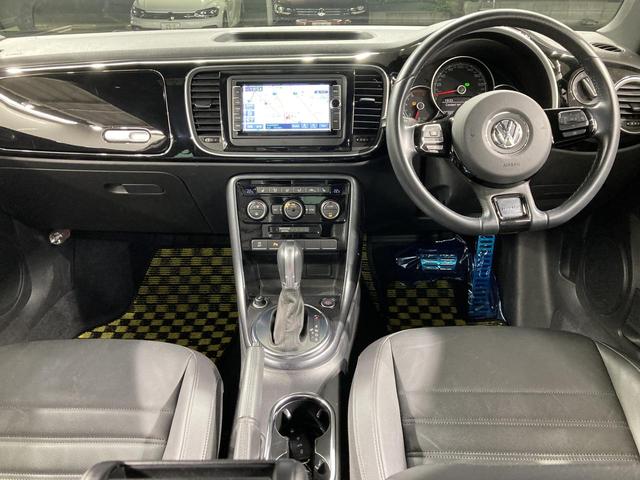 ザ・ビートル Ｒラインマイスター　クルーズコントロール付き　パドルシフト　障害物センサー　純正ナビ　レザーシート　シートヒーター　ブレーキアシスト　１８インチアルミホイール　フォグランプ　ＴＶフルセグ　バックカメラ　ブレーキアシスト（3枚目）