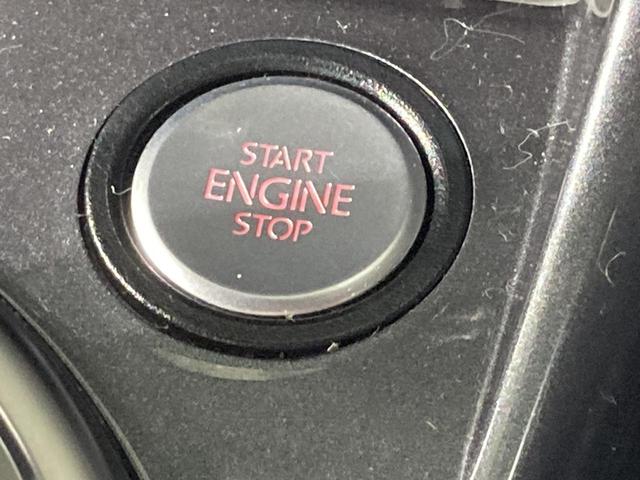 ザ・ビートル Ｒラインマイスター　クルーズコントロール付き　パドルシフト　障害物センサー　純正ナビ　レザーシート　シートヒーター　ブレーキアシスト　１８インチアルミホイール　フォグランプ　ＴＶフルセグ　バックカメラ　ブレーキアシスト（7枚目）