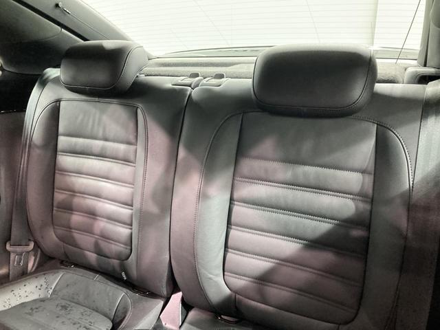 ザ・ビートル Ｒラインマイスター　クルーズコントロール付き　パドルシフト　障害物センサー　純正ナビ　レザーシート　シートヒーター　ブレーキアシスト　１８インチアルミホイール　フォグランプ　ＴＶフルセグ　バックカメラ　ブレーキアシスト（11枚目）