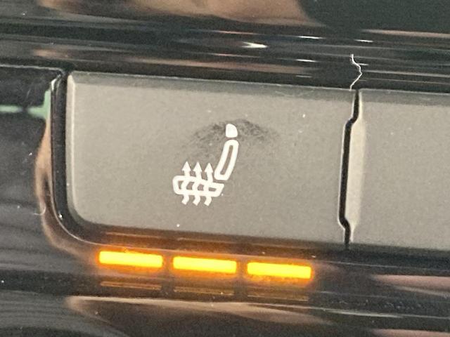 ザ・ビートル Ｒラインマイスター　クルーズコントロール付き　パドルシフト　障害物センサー　純正ナビ　レザーシート　シートヒーター　ブレーキアシスト　１８インチアルミホイール　フォグランプ　ＴＶフルセグ　バックカメラ　ブレーキアシスト（36枚目）