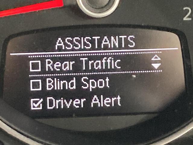 ザ・ビートル Ｒラインマイスター　クルーズコントロール付き　パドルシフト　障害物センサー　純正ナビ　レザーシート　シートヒーター　ブレーキアシスト　１８インチアルミホイール　フォグランプ　ＴＶフルセグ　バックカメラ　ブレーキアシスト（40枚目）