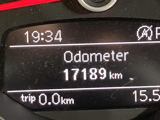 ザ・ビートル Ｒラインマイスター　クルーズコントロール付き　パドルシフト　障害物センサー　純正ナビ　レザーシート　シートヒーター　ブレーキアシスト　１８インチアルミホイール　フォグランプ　ＴＶフルセグ　バックカメラ　ブレーキアシスト（41枚目）