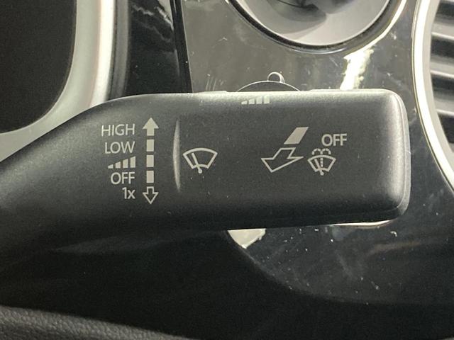 ザ・ビートル Ｒラインマイスター　クルーズコントロール付き　パドルシフト　障害物センサー　純正ナビ　レザーシート　シートヒーター　ブレーキアシスト　１８インチアルミホイール　フォグランプ　ＴＶフルセグ　バックカメラ　ブレーキアシスト（45枚目）