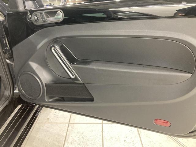 ザ・ビートル Ｒラインマイスター　クルーズコントロール付き　パドルシフト　障害物センサー　純正ナビ　レザーシート　シートヒーター　ブレーキアシスト　１８インチアルミホイール　フォグランプ　ＴＶフルセグ　バックカメラ　ブレーキアシスト（74枚目）