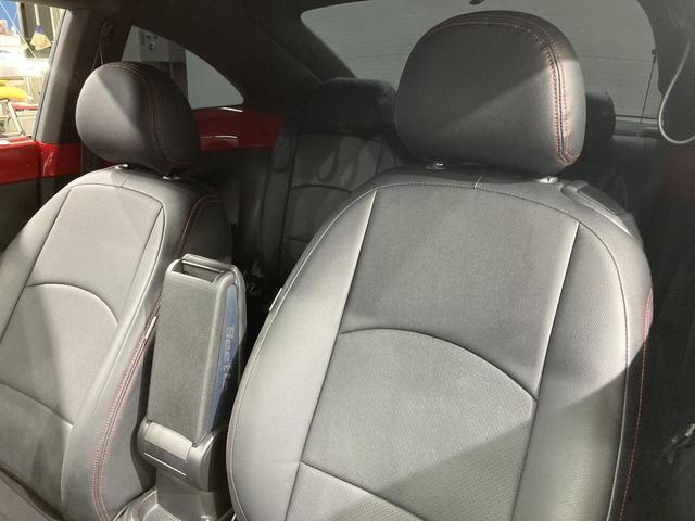 ザ・ビートル デザイン クルーズコントロール バックカメラ 17インチアルミホイホール HIDヘッドライト 純正ナビ プッシュスタート スマートスタートシステム デザイン専用インテリア(7枚目)