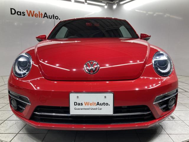 ザ・ビートル デザイン クルーズコントロール バックカメラ 17インチアルミホイホール HIDヘッドライト 純正ナビ プッシュスタート スマートスタートシステム デザイン専用インテリア(11枚目)