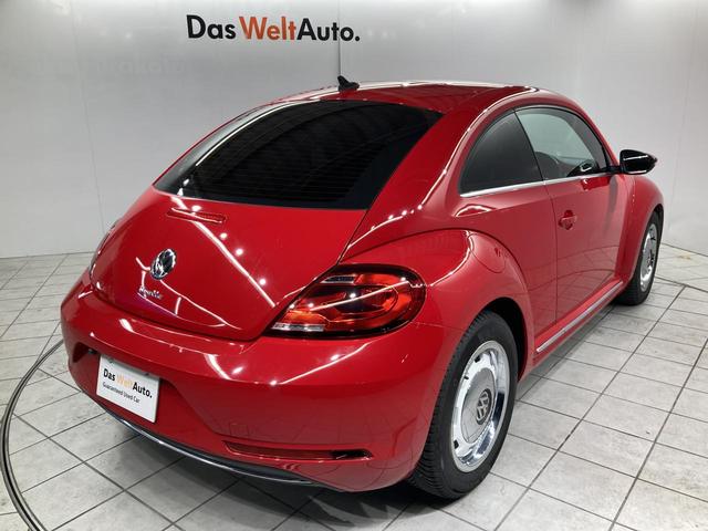 ザ・ビートル デザイン クルーズコントロール バックカメラ 17インチアルミホイホール HIDヘッドライト 純正ナビ プッシュスタート スマートスタートシステム デザイン専用インテリア(13枚目)