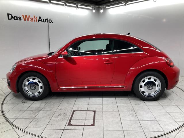 ザ・ビートル デザイン クルーズコントロール バックカメラ 17インチアルミホイホール HIDヘッドライト 純正ナビ プッシュスタート スマートスタートシステム デザイン専用インテリア(16枚目)