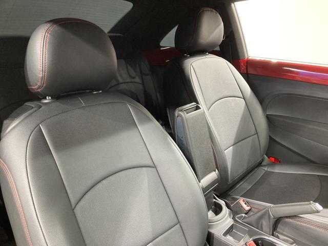 ザ・ビートル デザイン クルーズコントロール バックカメラ 17インチアルミホイホール HIDヘッドライト 純正ナビ プッシュスタート スマートスタートシステム デザイン専用インテリア(33枚目)