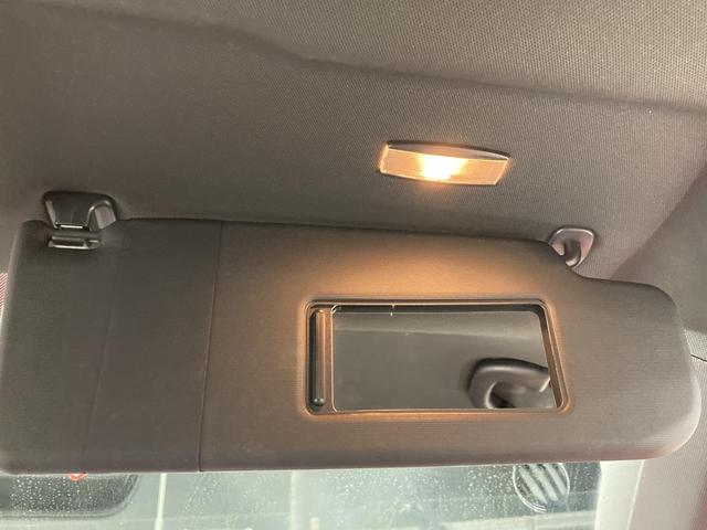 ザ・ビートル デザイン クルーズコントロール バックカメラ 17インチアルミホイホール HIDヘッドライト 純正ナビ プッシュスタート スマートスタートシステム デザイン専用インテリア(59枚目)