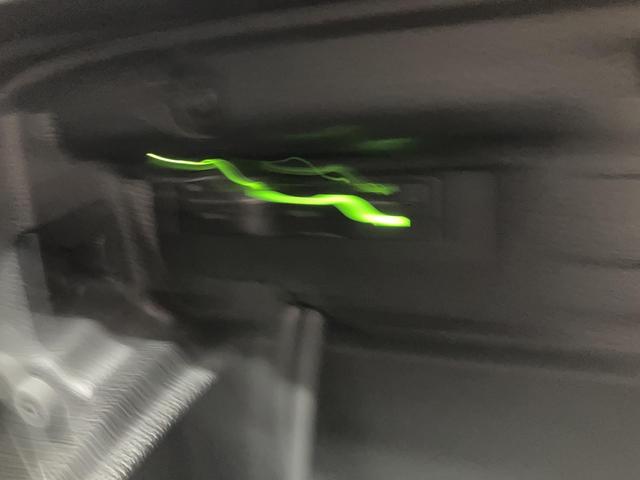 ザ・ビートル デザイン クルーズコントロール バックカメラ 17インチアルミホイホール HIDヘッドライト 純正ナビ プッシュスタート スマートスタートシステム デザイン専用インテリア(64枚目)