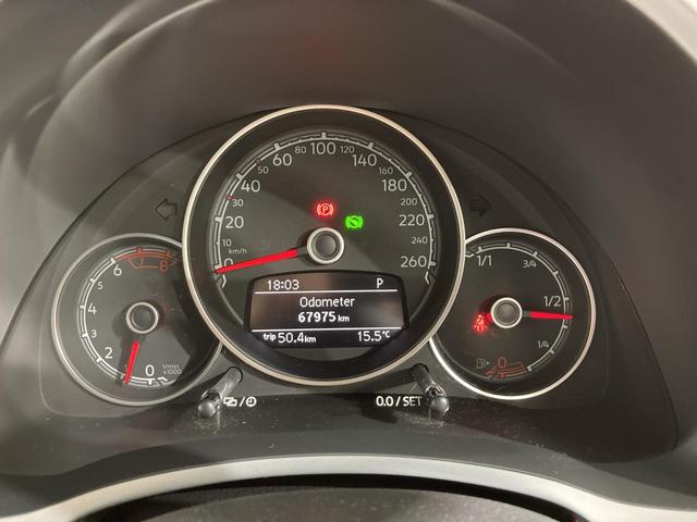 ザ・ビートル デザイン クルーズコントロール バックカメラ 17インチアルミホイホール HIDヘッドライト 純正ナビ プッシュスタート スマートスタートシステム デザイン専用インテリア(65枚目)