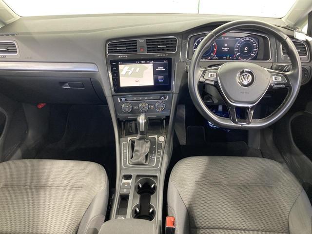 ゴルフ TSIコンフォートライン マイスター ACC 純正ナビ バックカメラ ブレーキアシスト オートホールド 17インチアルミホイール プッシュスタート TVフルセグ レーンキープアシスト 障害物センサー ジェスチャーコントロール(3枚目)