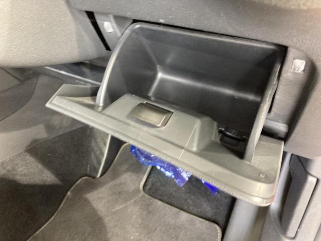 ゴルフ TSIコンフォートライン マイスター ACC 純正ナビ バックカメラ ブレーキアシスト オートホールド 17インチアルミホイール プッシュスタート TVフルセグ レーンキープアシスト 障害物センサー ジェスチャーコントロール(69枚目)