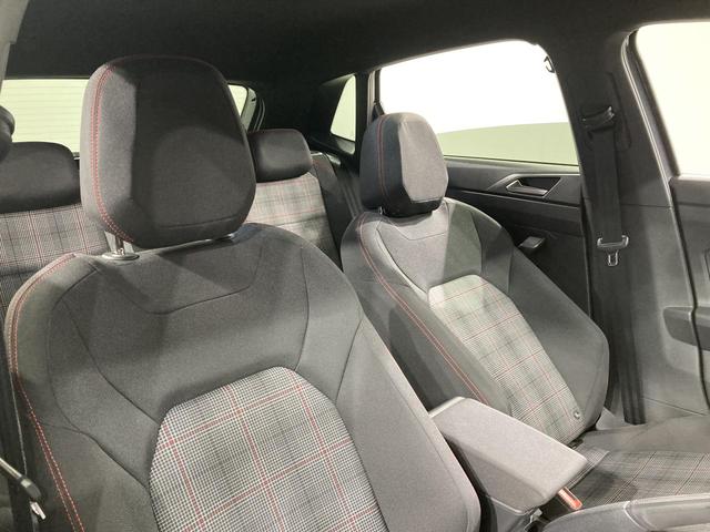 ポロＧＴＩ ベースグレード　トラベルアシスト　デジタルメーター　１８インチアルミホイール　レーンキープアシスト　ＩＱ．ＬＩＧＨＴ　前後コーナーセンサー　純正ナビ　バックカメラ　スマートキー　認定中古車（30枚目）