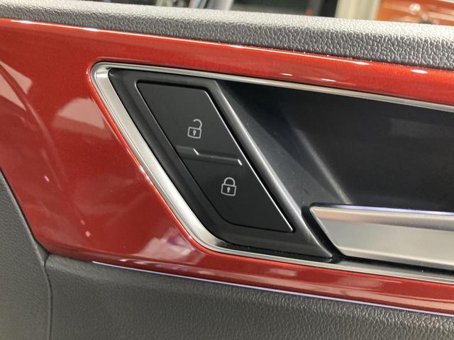 ポロＧＴＩ ベースグレード　トラベルアシスト　デジタルメーター　１８インチアルミホイール　レーンキープアシスト　ＩＱ．ＬＩＧＨＴ　前後コーナーセンサー　純正ナビ　バックカメラ　スマートキー　認定中古車（57枚目）