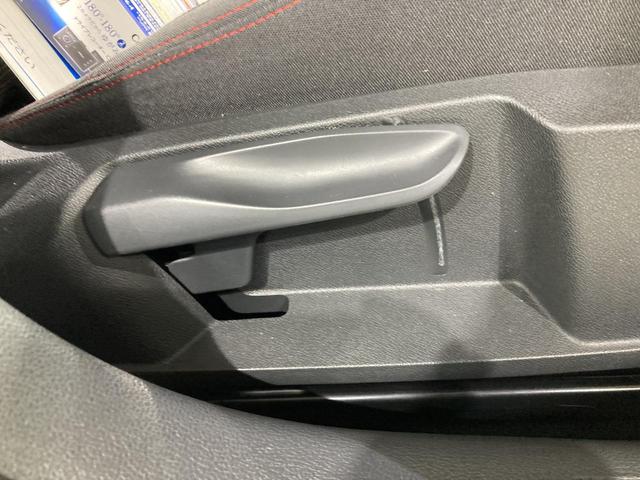ポロＧＴＩ ベースグレード　トラベルアシスト　デジタルメーター　１８インチアルミホイール　レーンキープアシスト　ＩＱ．ＬＩＧＨＴ　前後コーナーセンサー　純正ナビ　バックカメラ　スマートキー　認定中古車（59枚目）