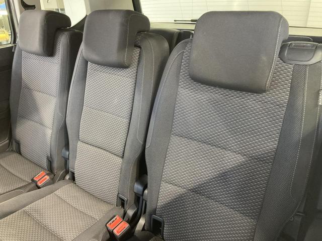 ゴルフトゥーラン ＴＳＩ　コンフォートラインリミテッド　ＡＣＣ　純正ナビ　１６インチアルミホイール　障害物センサー　バックカメラ　電動リヤゲート　ブレーキアシスト　ＬＥＤヘッドライト　レーンアシスト　ＴＶフルセグ　キーレスエントリー　シートヒーター（10枚目）