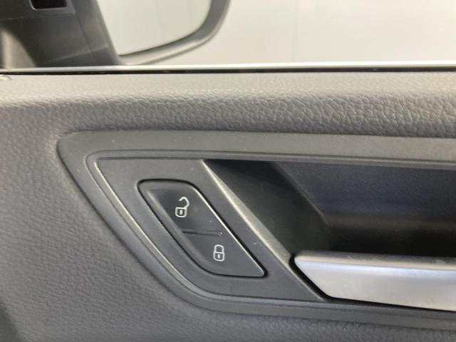 ゴルフトゥーラン ＴＳＩ　コンフォートラインリミテッド　ＡＣＣ　純正ナビ　１６インチアルミホイール　障害物センサー　バックカメラ　電動リヤゲート　ブレーキアシスト　ＬＥＤヘッドライト　レーンアシスト　ＴＶフルセグ　キーレスエントリー　シートヒーター（52枚目）