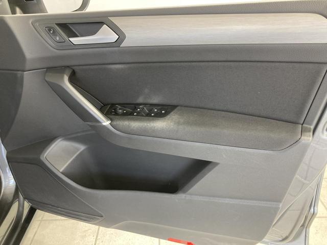 ゴルフトゥーラン ＴＳＩ　コンフォートラインリミテッド　ＡＣＣ　純正ナビ　１６インチアルミホイール　障害物センサー　バックカメラ　電動リヤゲート　ブレーキアシスト　ＬＥＤヘッドライト　レーンアシスト　ＴＶフルセグ　キーレスエントリー　シートヒーター（53枚目）